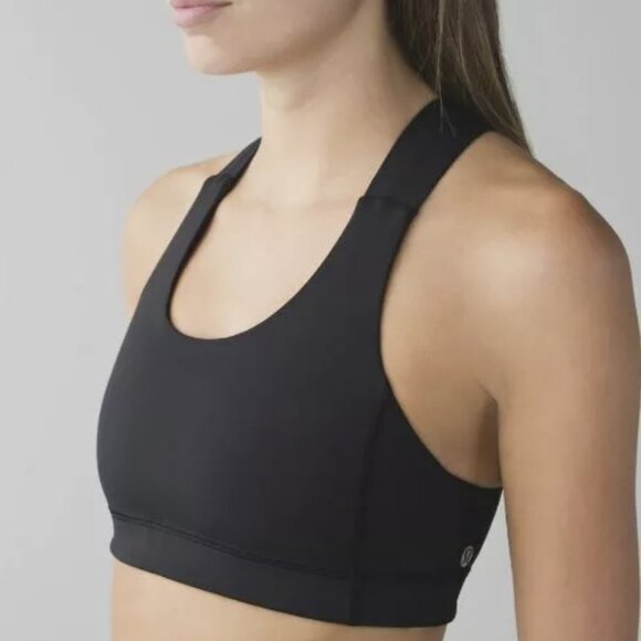LULULEMON ALL SPORT BRA SIZE 4 BLACK BNWT! GYM RUN DANCE CROSS-FIT $52 RETAIL - Picture 1 of 6